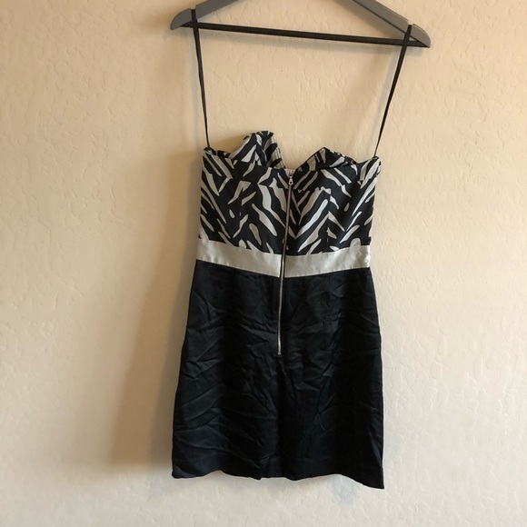 LAILA Azhar Strapless Pleated Dress - Picture 5 of 9